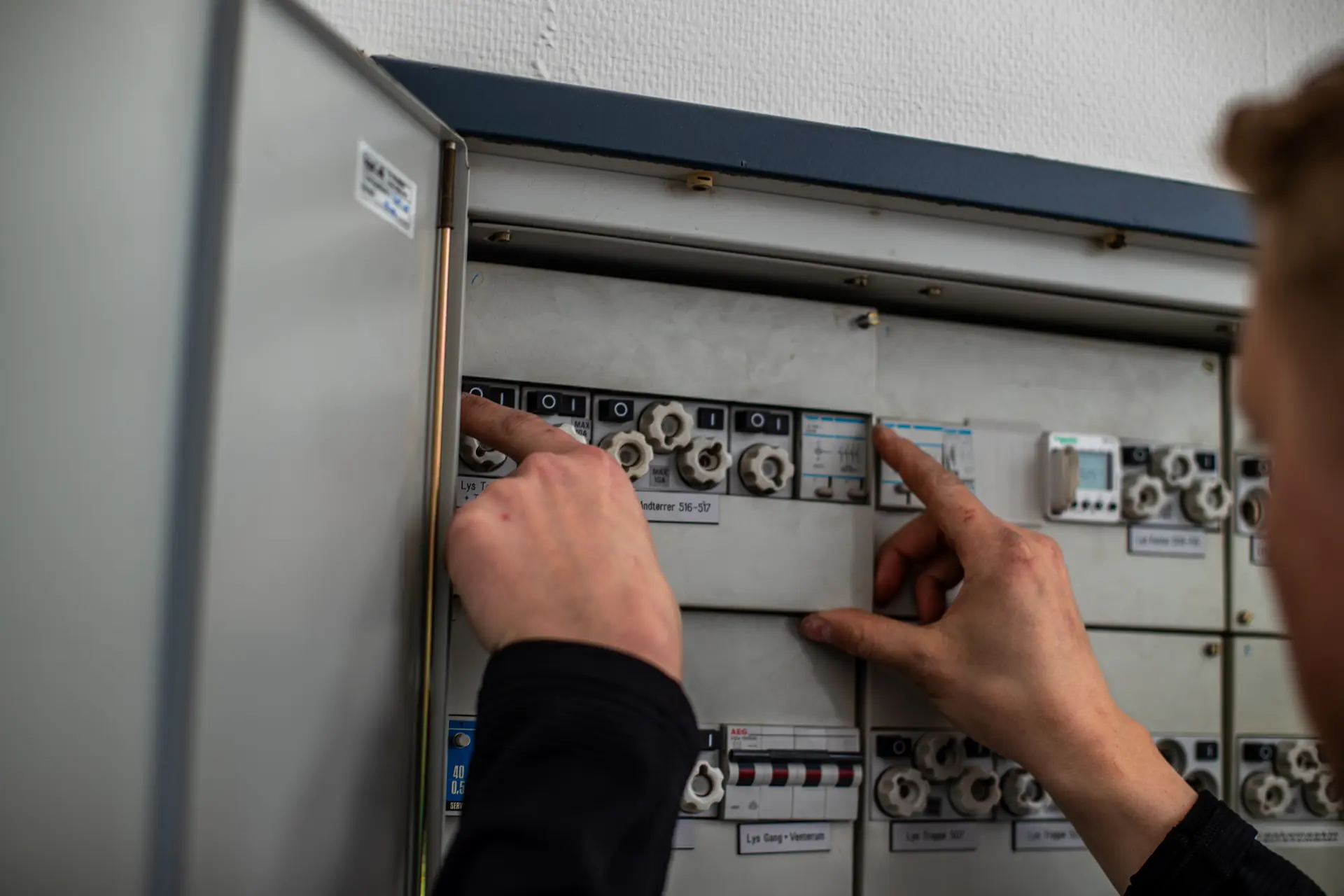 Inspektion af sikringer ved el-tjek, autoriseret elektriker