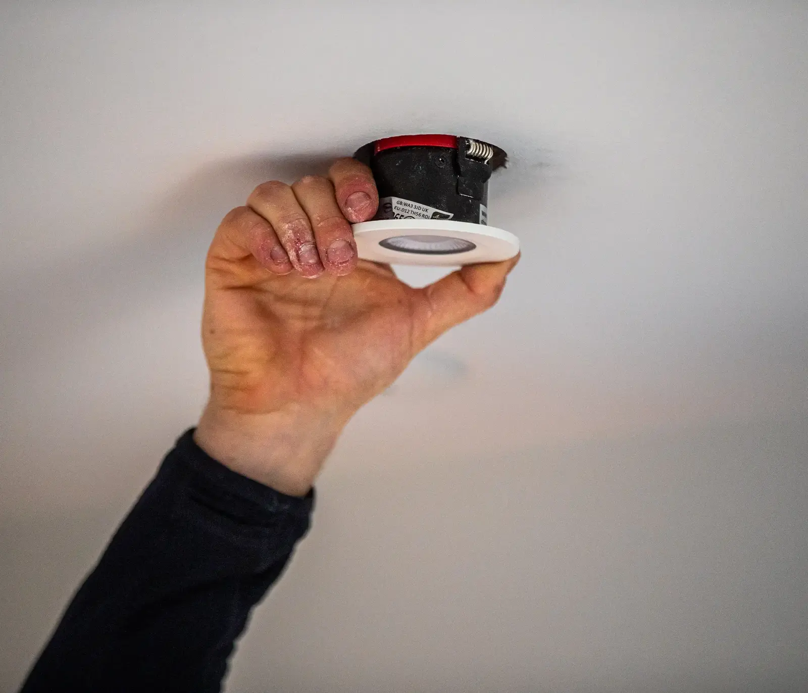 Smart spot installeres, scenestyring og automatik